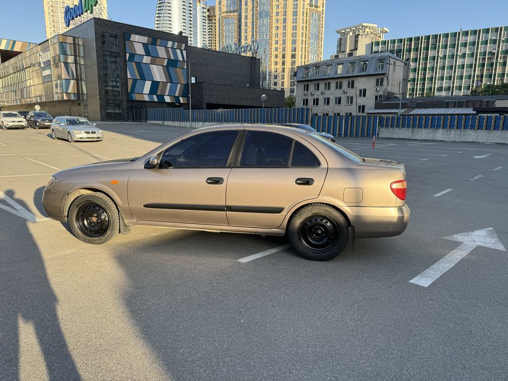 Nissan Almera у відмінному стані