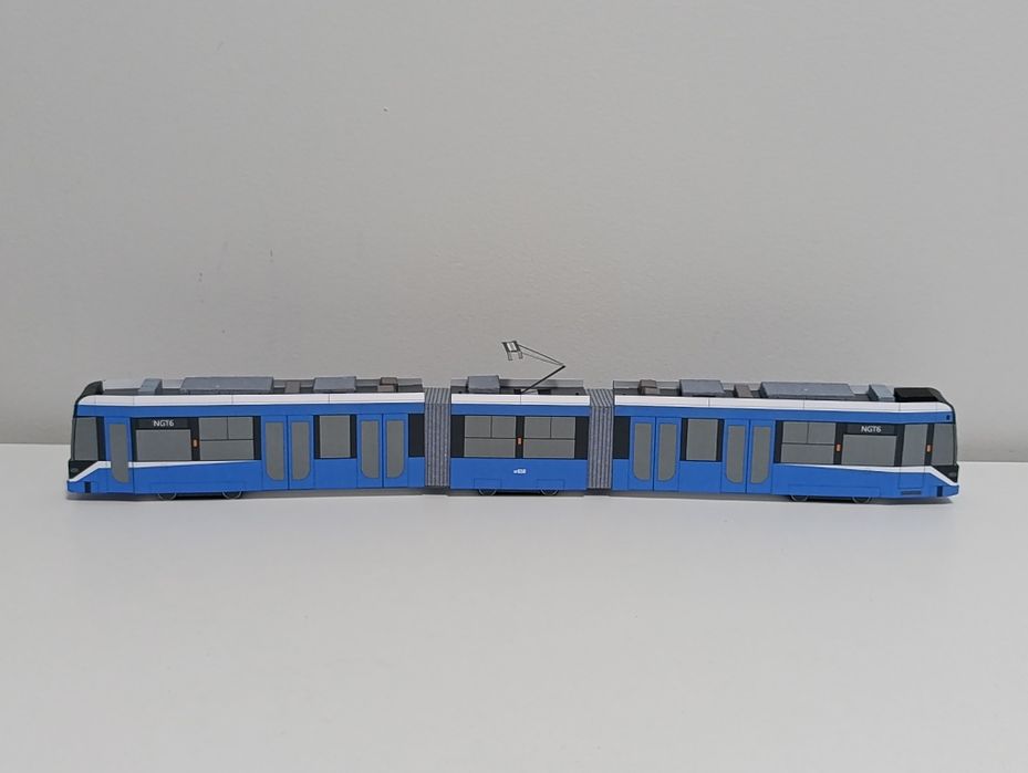 Bombardier NGT6-2 nowe malowanie MPK Kraków sklejony  Model kartonowy
