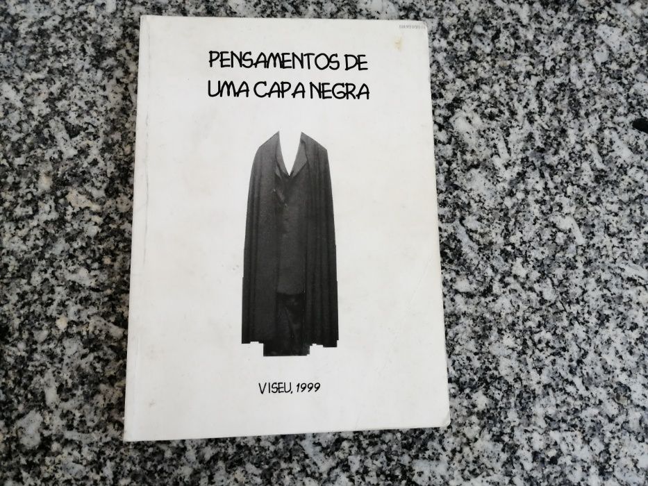 Livro - Pensamentos de uma capa negra