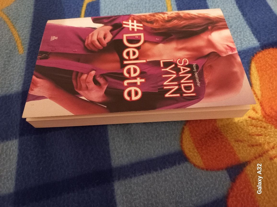 Sprzedam  książkę Sandi Lynn " #Delete "