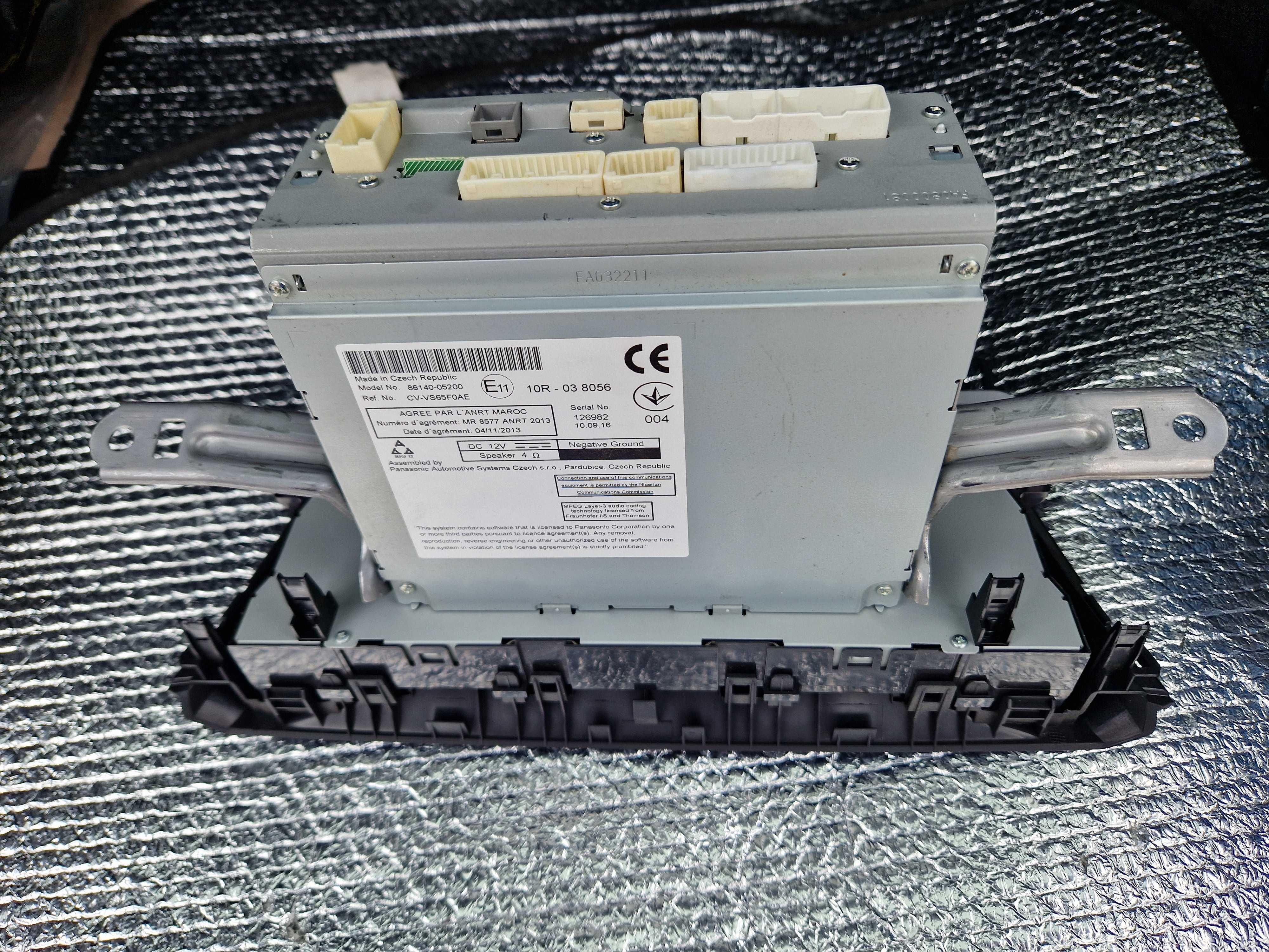Toyota Avensis T29 15-18 radio nawigacja OEM
