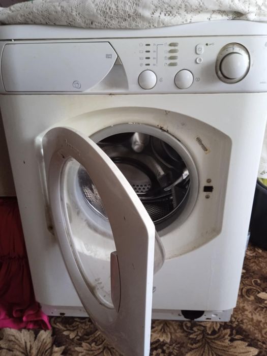 Продам пральну машину Арістон
