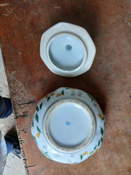 pote de Cerâmica Hexagonal com decoração Floral