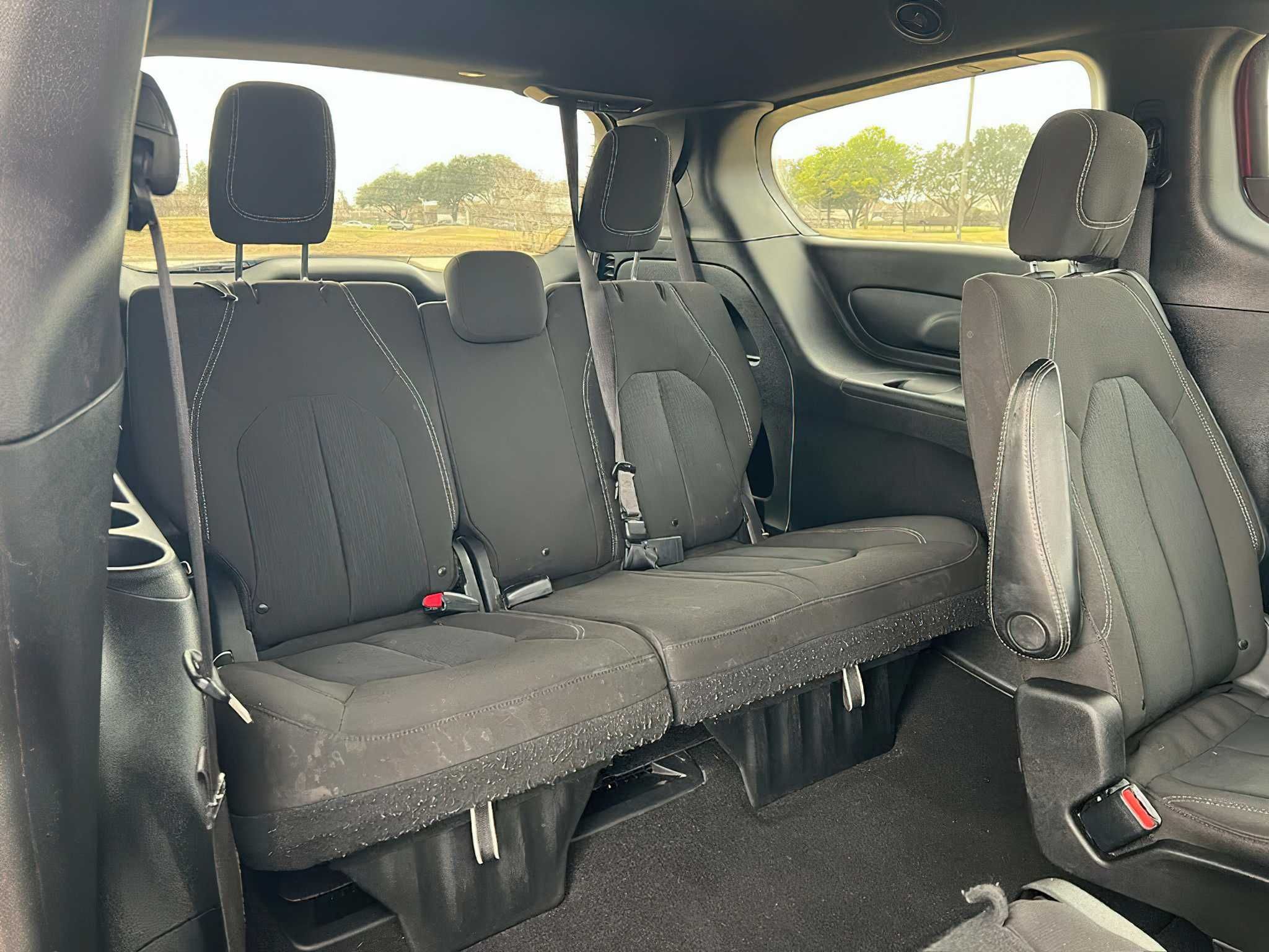 Chrysler Pacifica Touring 2021