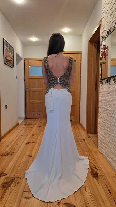 Nowa suknia ślubna TARIK EDIZ-z kolekcji 2024