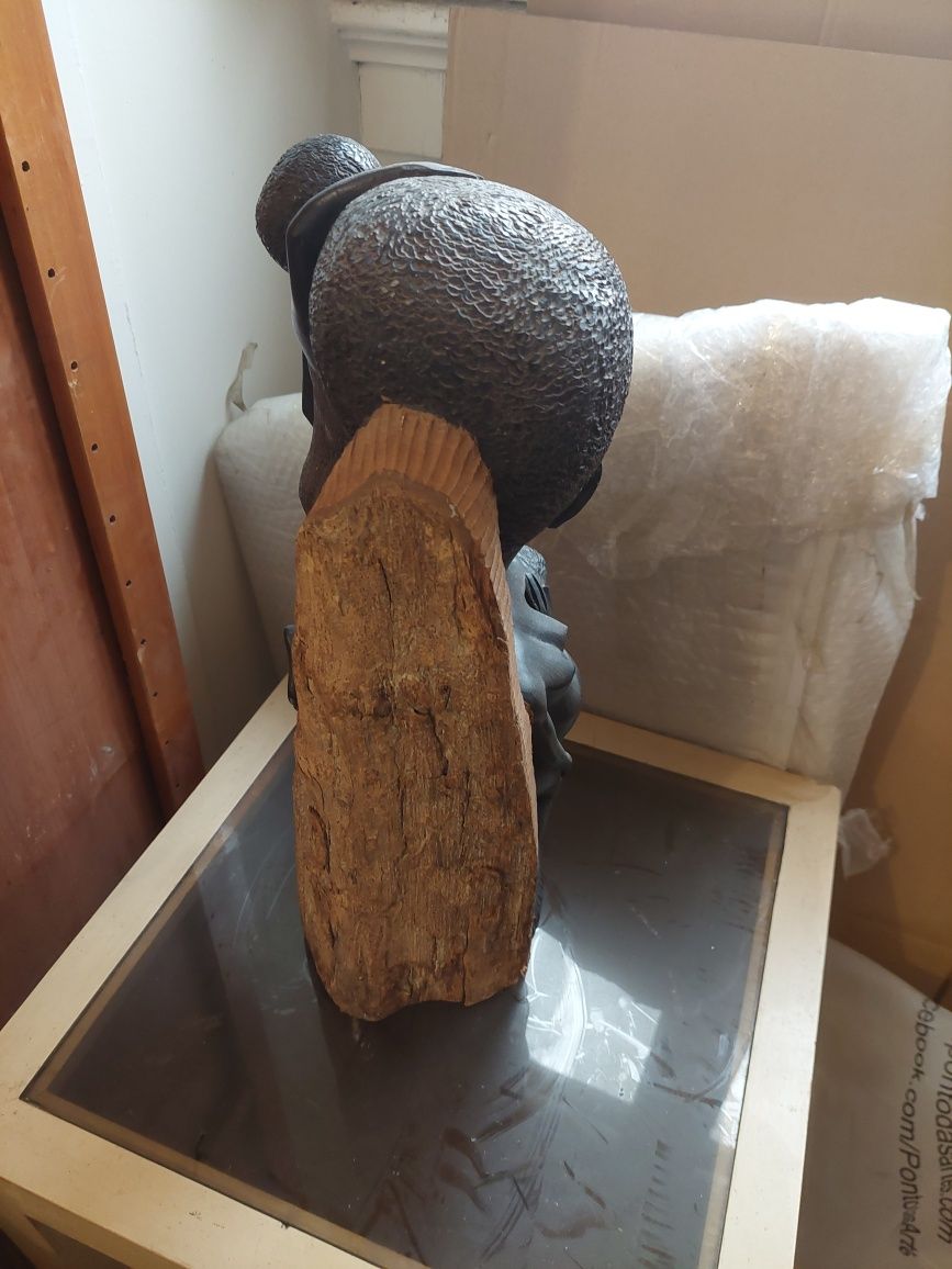 Grande escultura africana