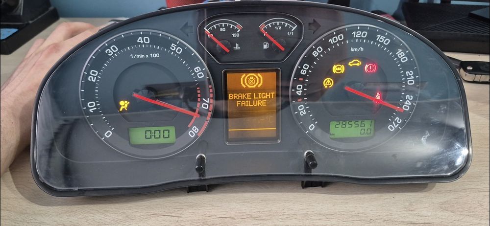 Licznik Zegary Skoda SuperB Passat B5 immo3 nowy wyświetlacz