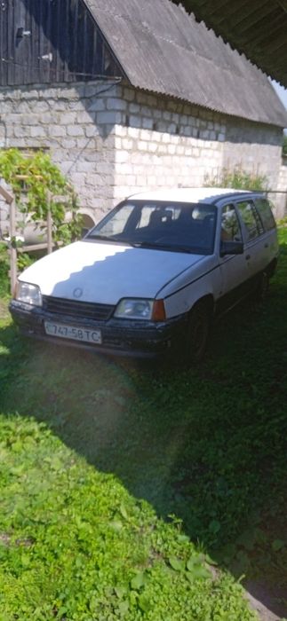 Лобове скло Опель Кадет універсал