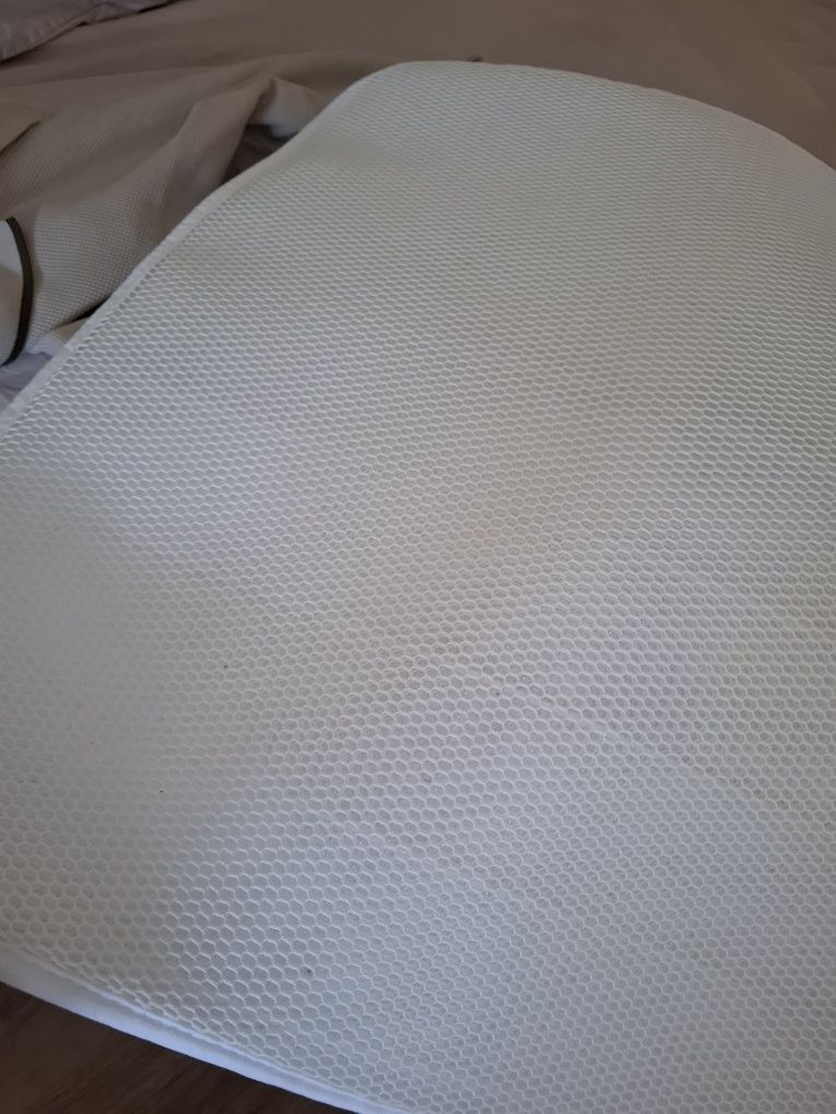 Vendo cama de grades de bebé