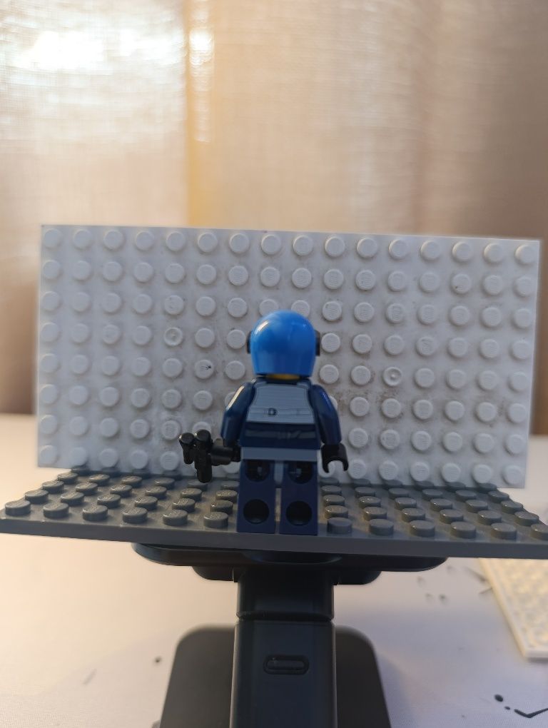 Figurka LEGO pilot