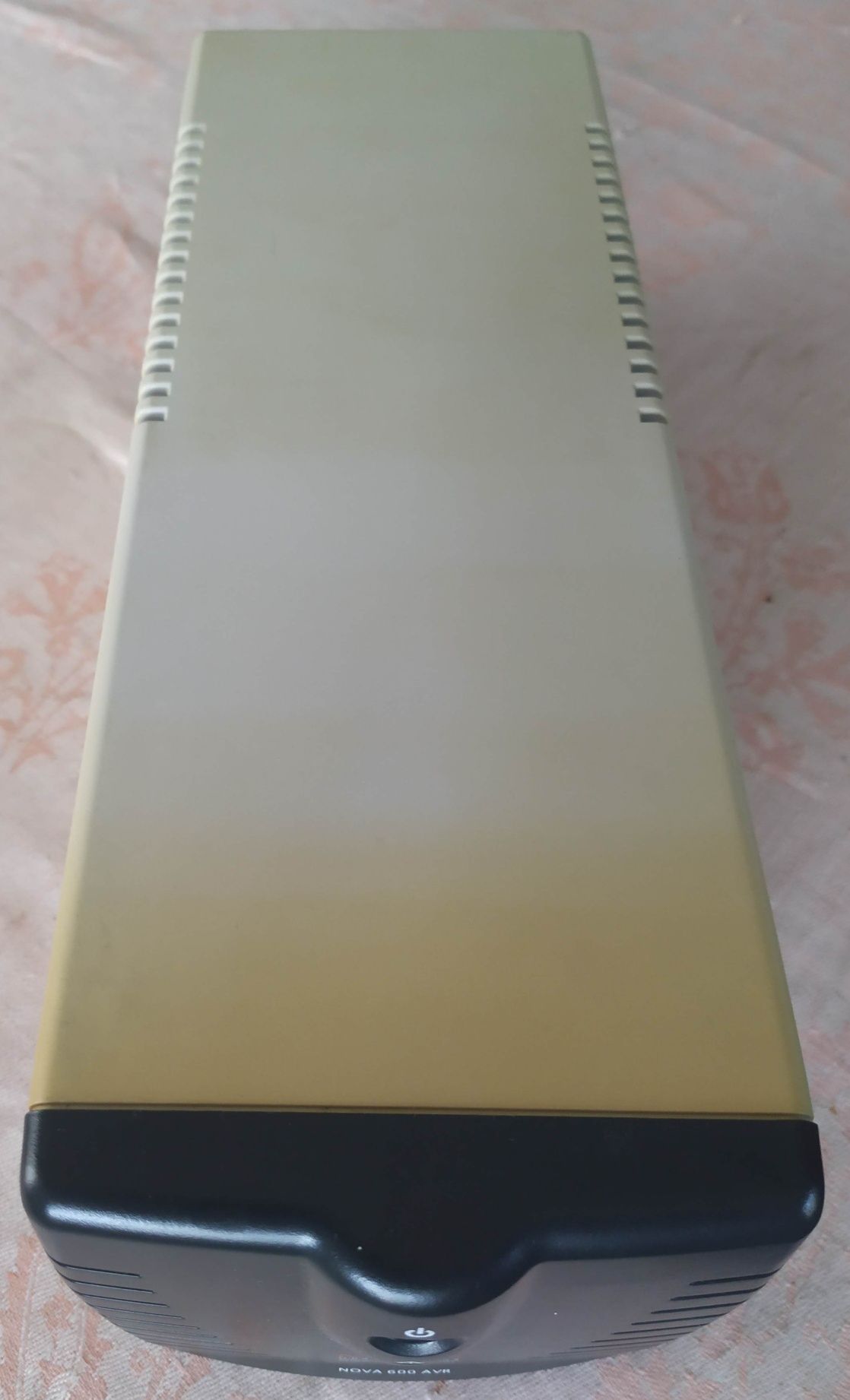 Блок безперебійного живлення UPS MGE NOVA 600AVR