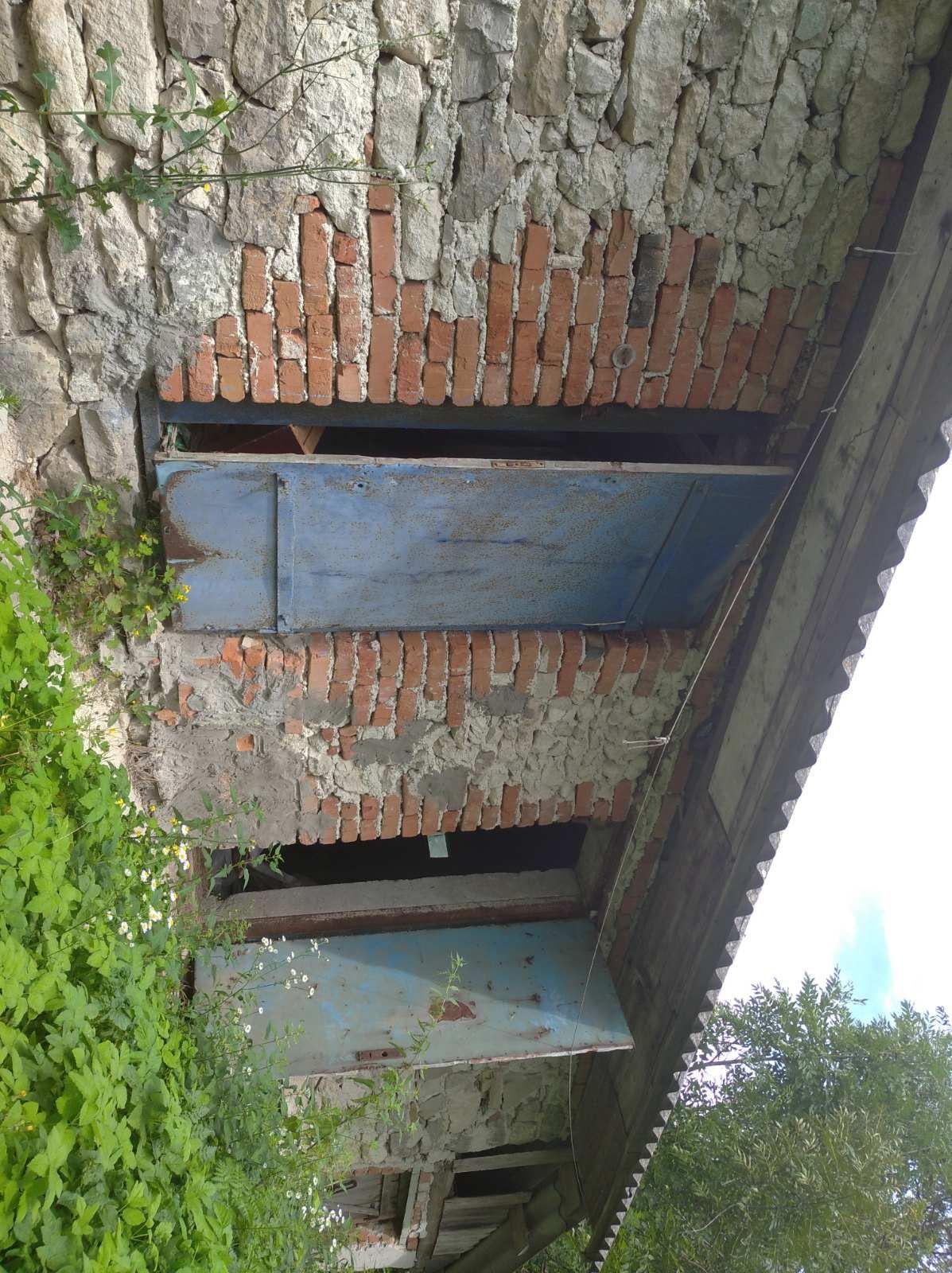 Продається будинок в містечку біля Сатанова,  село Юринці Шевченка 25.