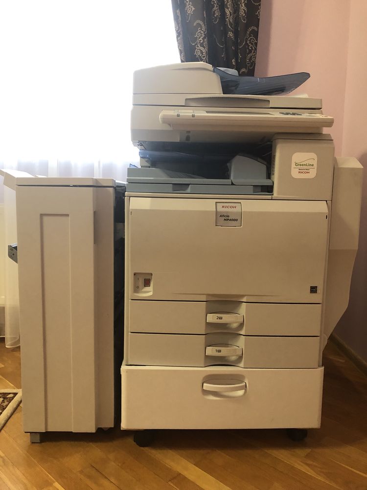 Широкоформатний принтер Ricoh Aficio MP4000 з фунішером