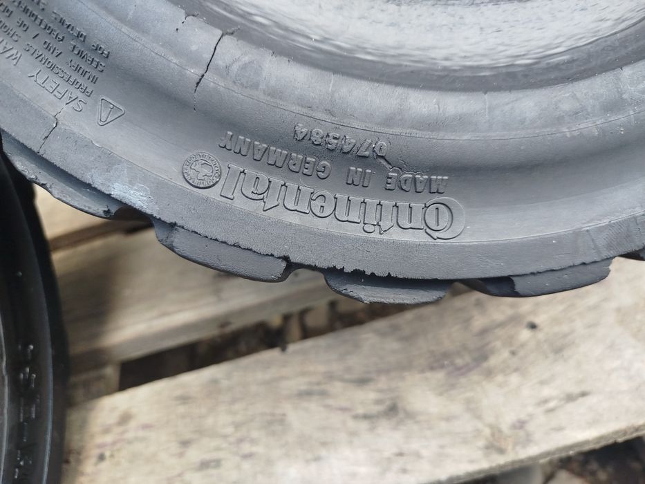 Шини цільнолиті до погрузчика 18*7-8