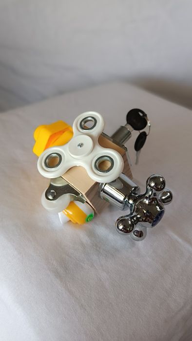 Wyjątkowa Kostka Sensoryczna Montessori – Drewniana Zabawka