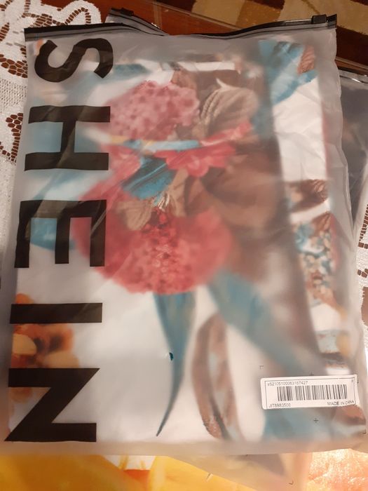 Nowa bluzka w kwiaty rozmiar M