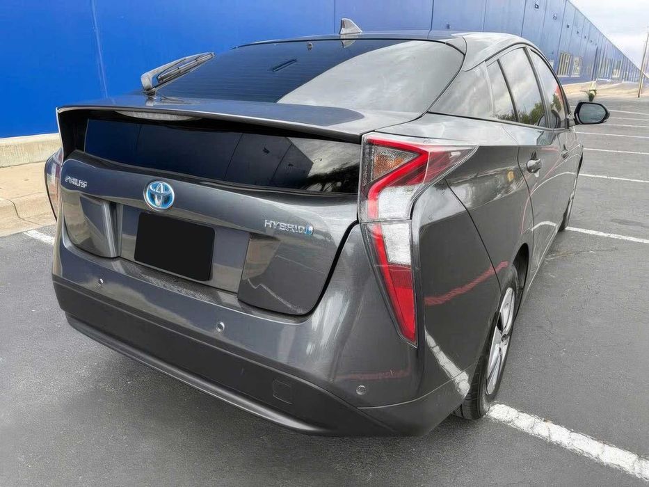 Toyota Prius      2017