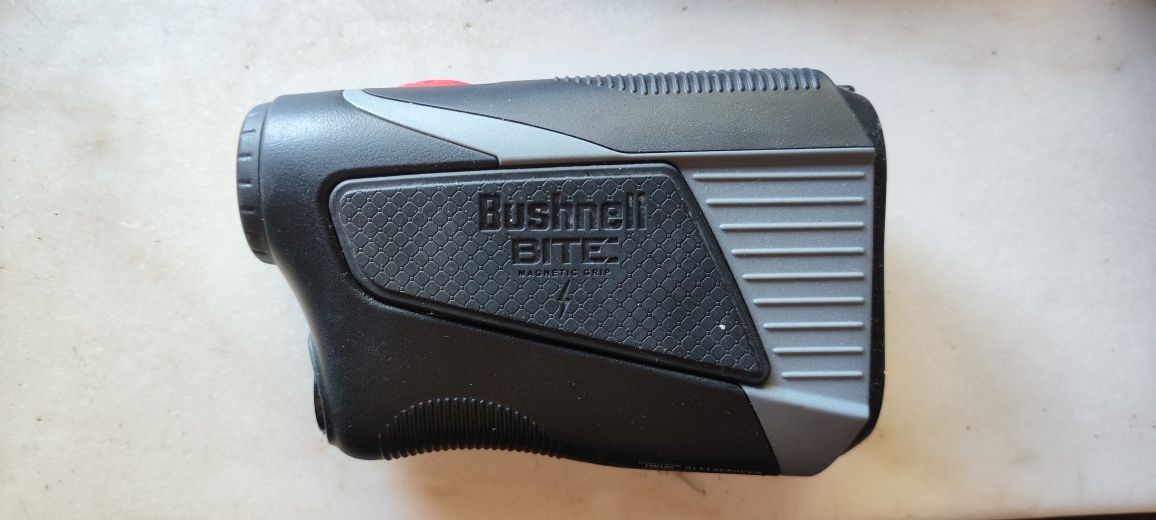 Rangefinder Bushnell Tour V5 com Grip Magnético