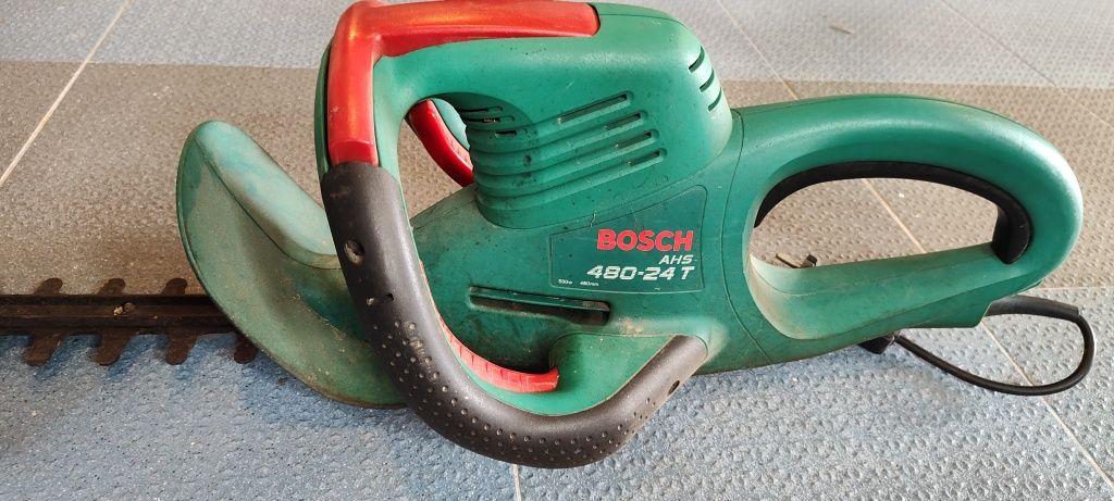 Corta sebes eléctrico Bosch