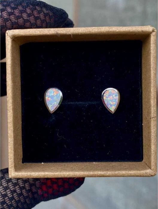 Оригінальні сережки та комплекти з природніми камінцями (колекція)