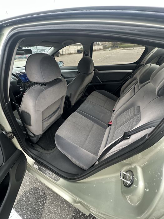 Peugeot 407 2.0 бензин