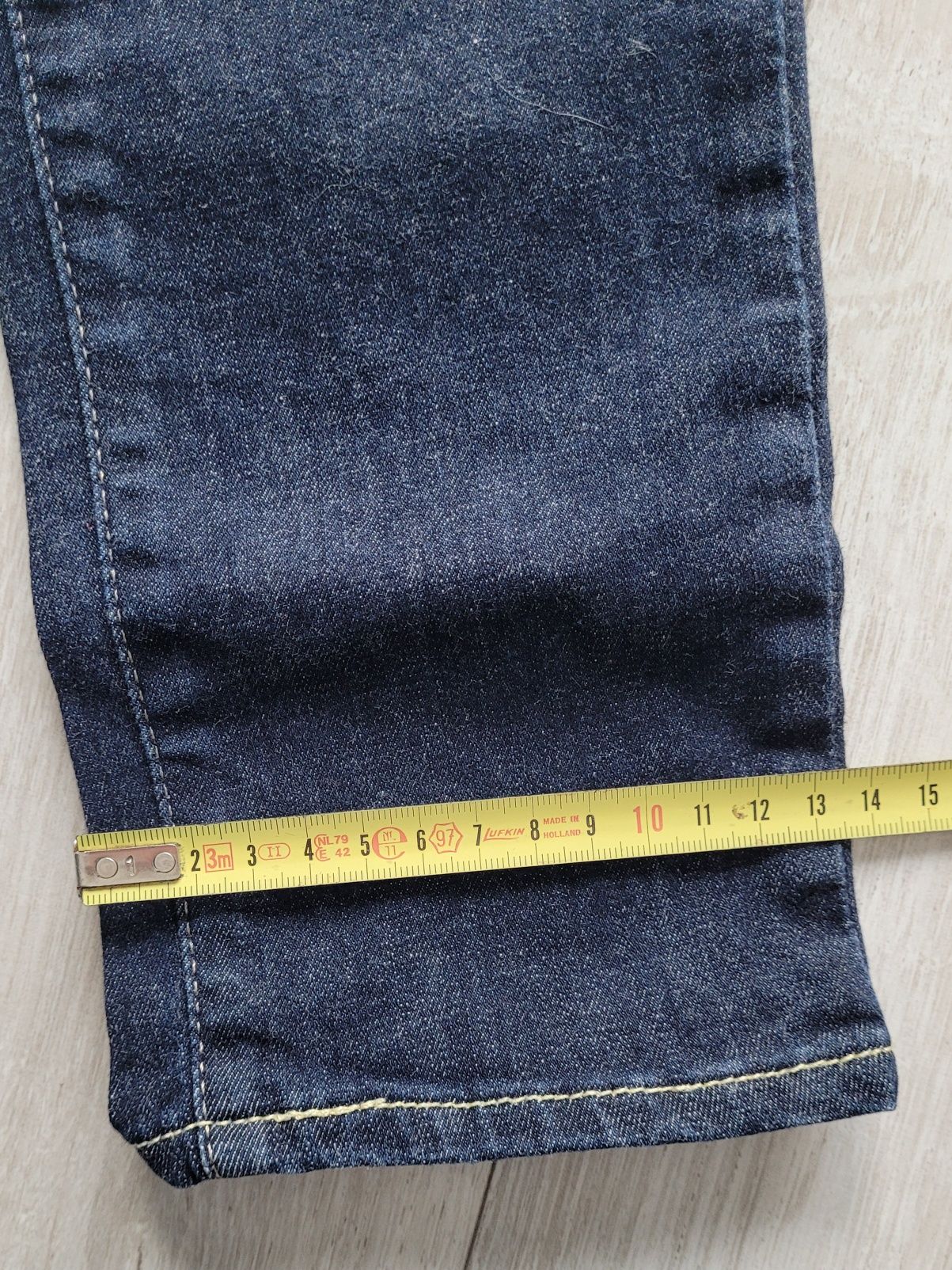 Spodnie, Jeansy Levi's rozmiar 25