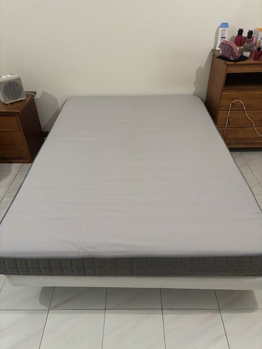 Cama de casal usado em otimo estado.