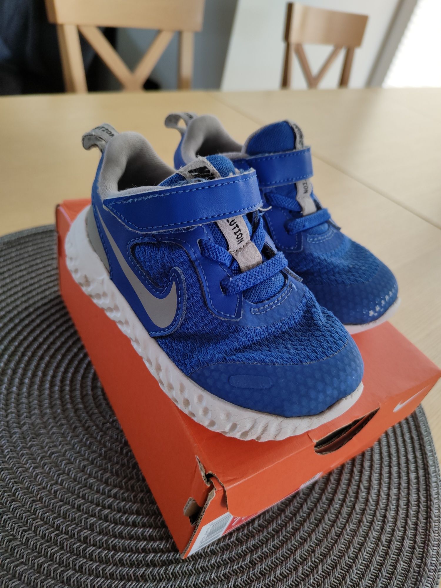 Buty dziecięce Nike r. 23,5