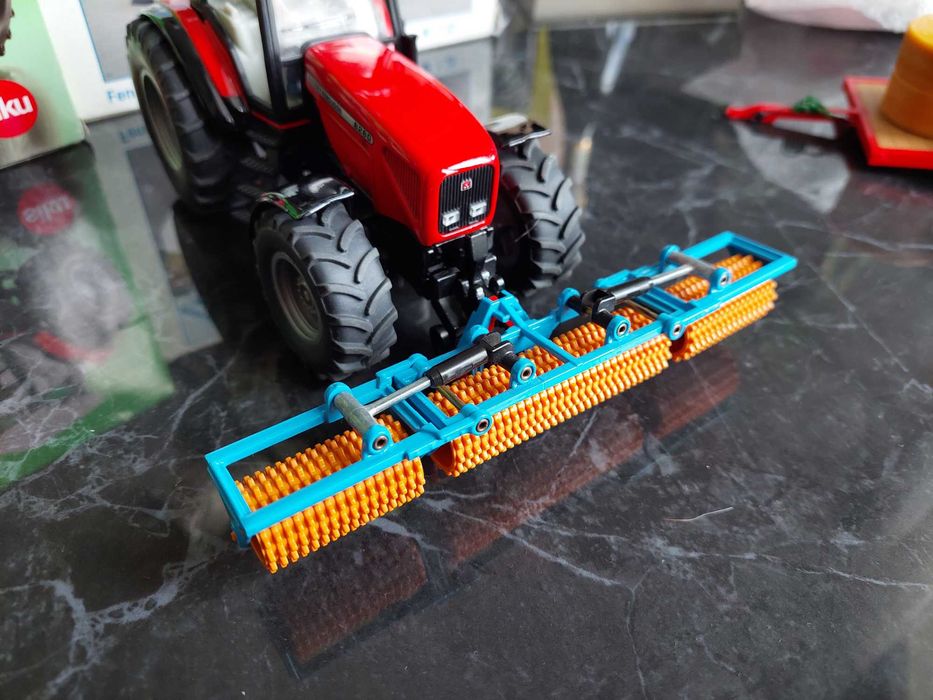 Siku 2059 Wał czołowy dogniatający żolty 1:32