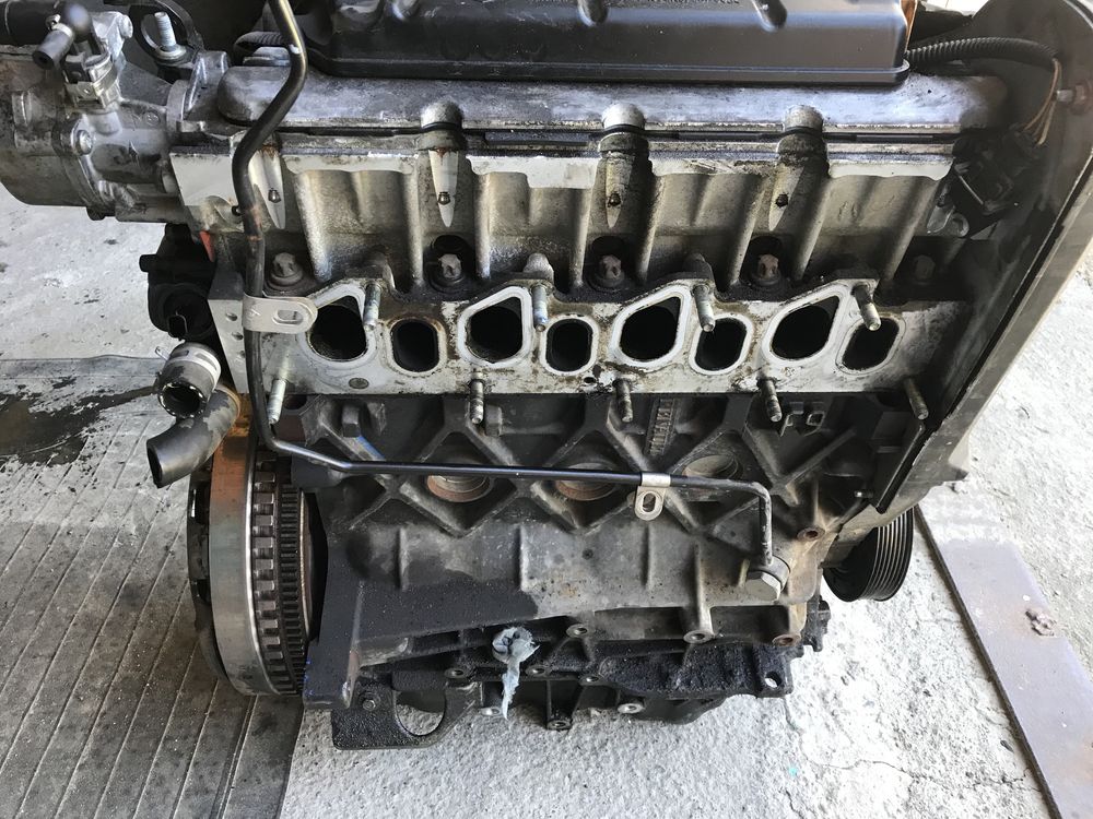Renault scenic 2 1.9 dci F9Q megane 2 trafic lagoona мотор двигун