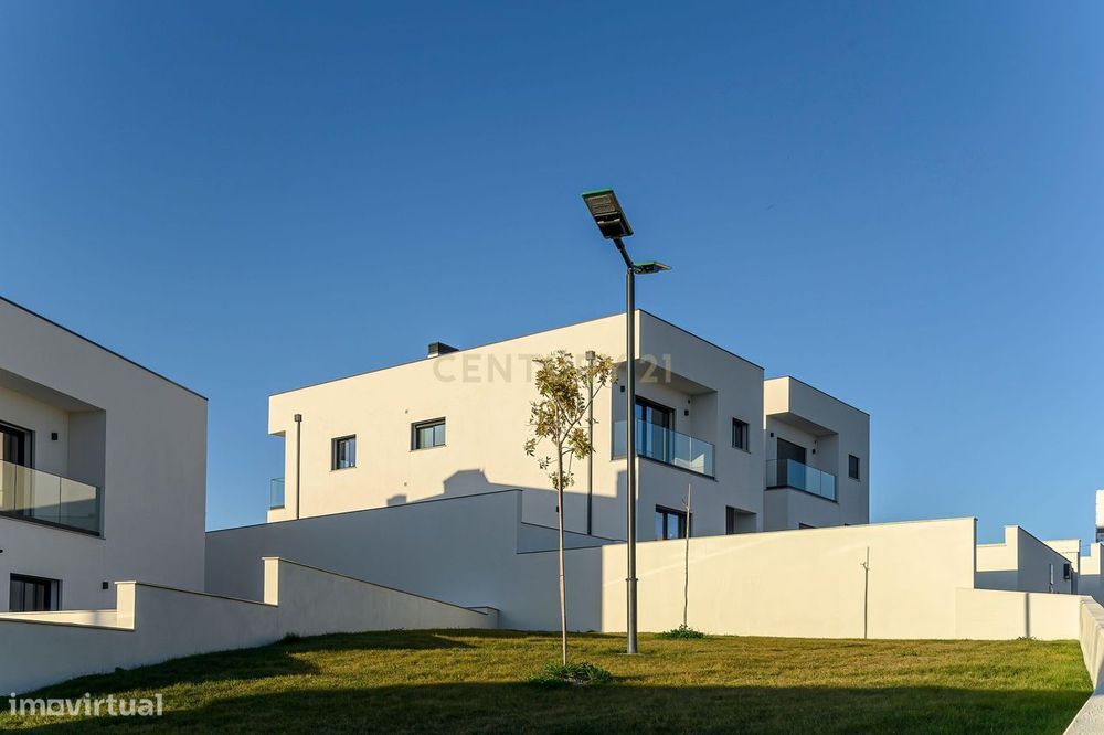 Condomínio Villas Mor || Moradia T4 - Segmento de Luxo || Aveiras de C