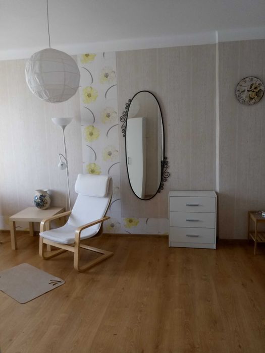 Pokoje 1 osobowe dla studentek w mieszkaniu 3 pokojowym Pl.Lotników