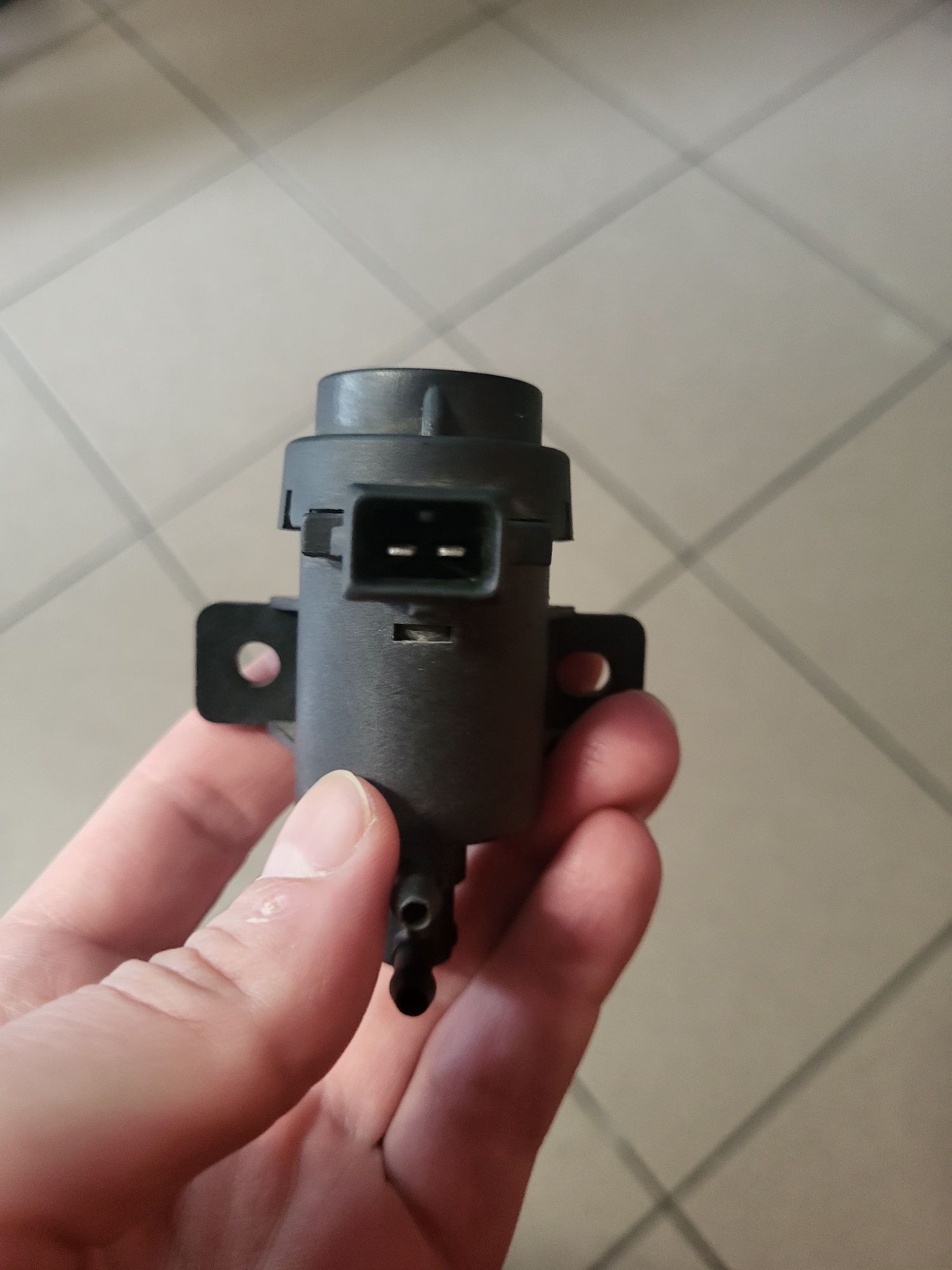 Orginał orginalny elektrozawór turbiny turbo zawór trafic vivaro