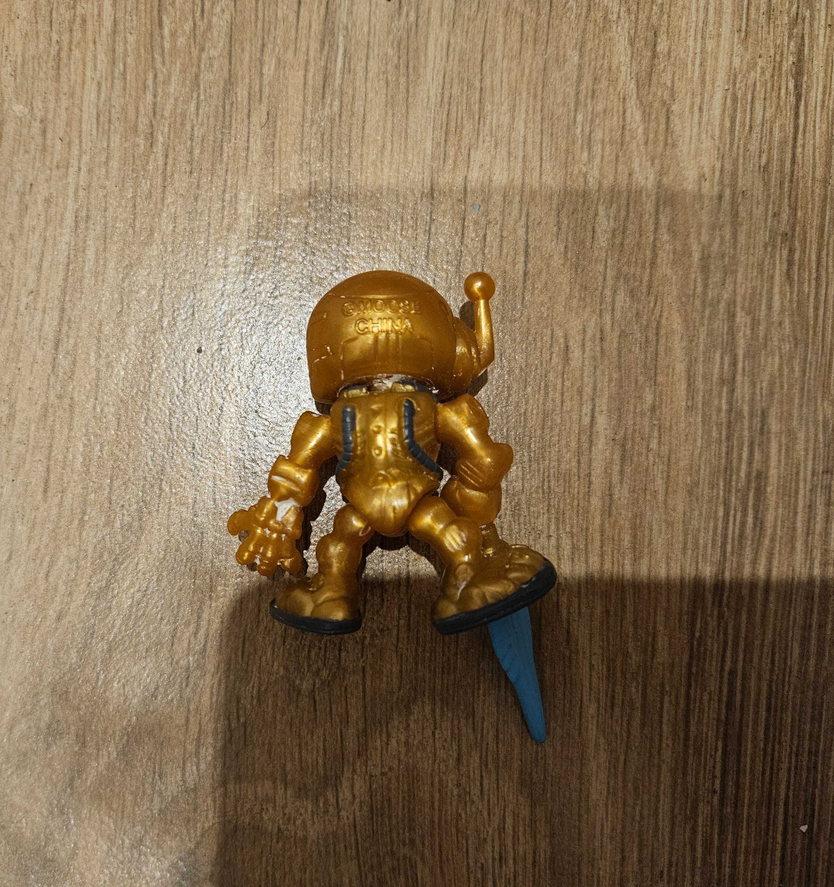 Treasure X dragons Figurka Cybergold z mieczem