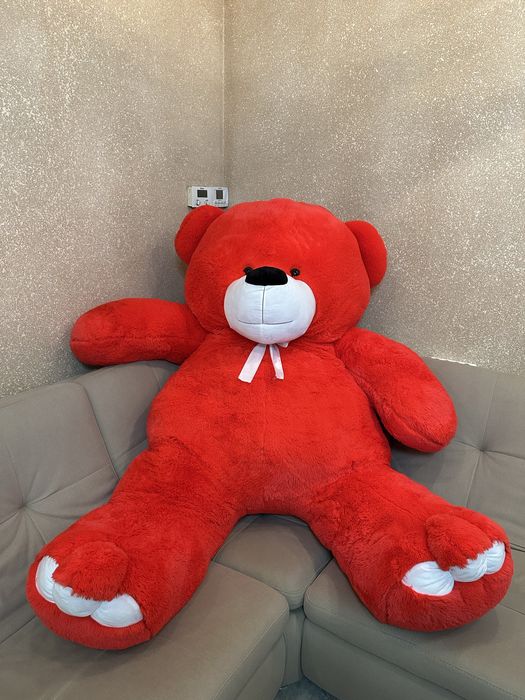 Великий плюшевий ведмідь Новий