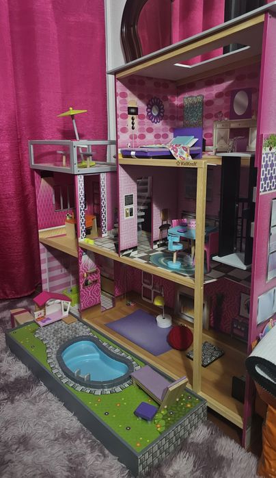 Casa Bonecas (Barbie) em Madeira