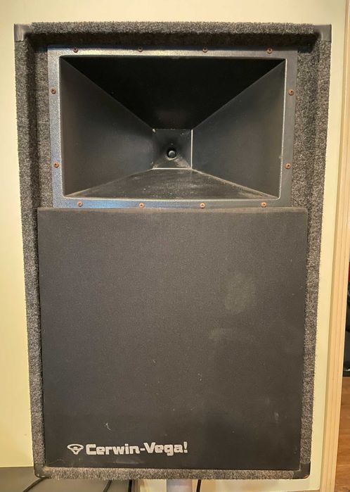 Colunas Cerwin Vega / Amplificador 2 Vias AB / Mesa Yamaha MC802