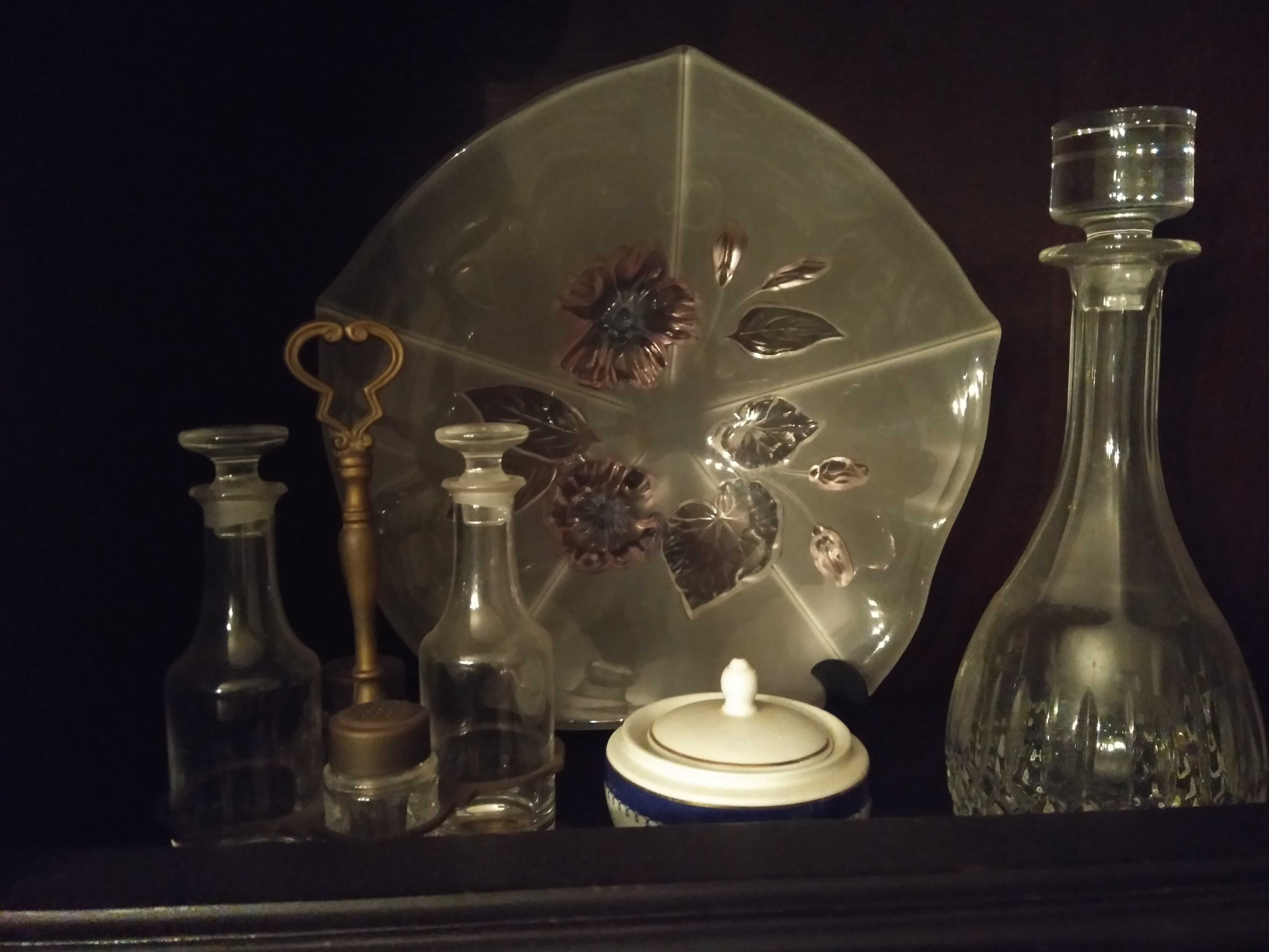 Terrinas, pratos, loiça e peças decorativas vintage. Ver fotos.