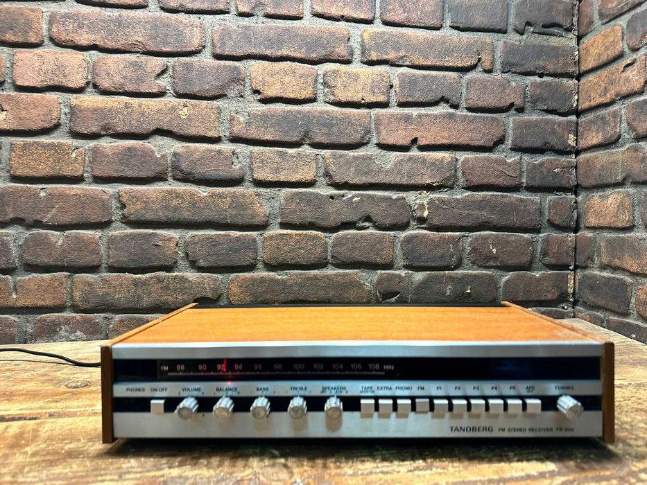 Amplituner  TANDBERG TR-200