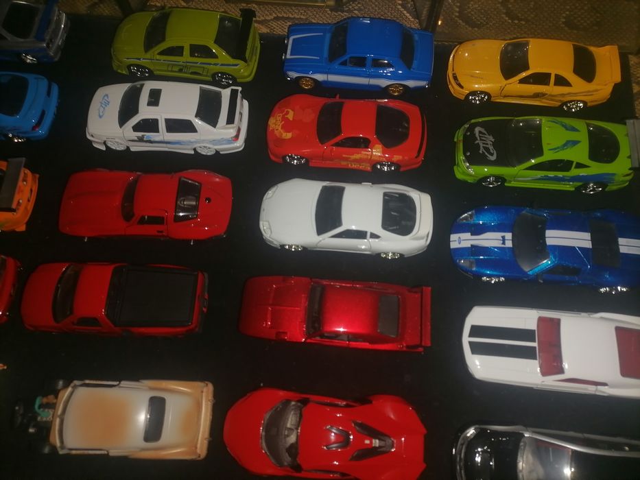 24 carro velocidade furiosas escala 1,32 por 8 € cada