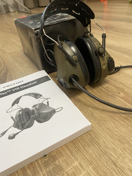 Активні наушники Peltor Vlll