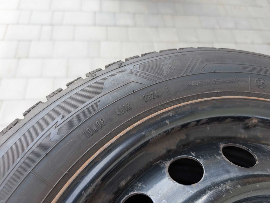 Opony zimowe Goodyear 205/55r16 2024r z felgami 5x114.3 TPMS Toyota
