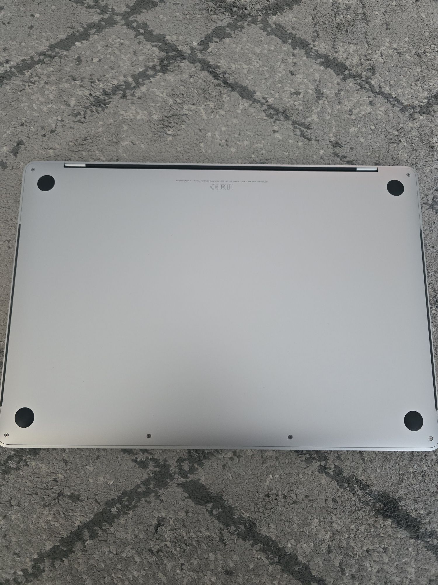 MacBook pro 15 A1990