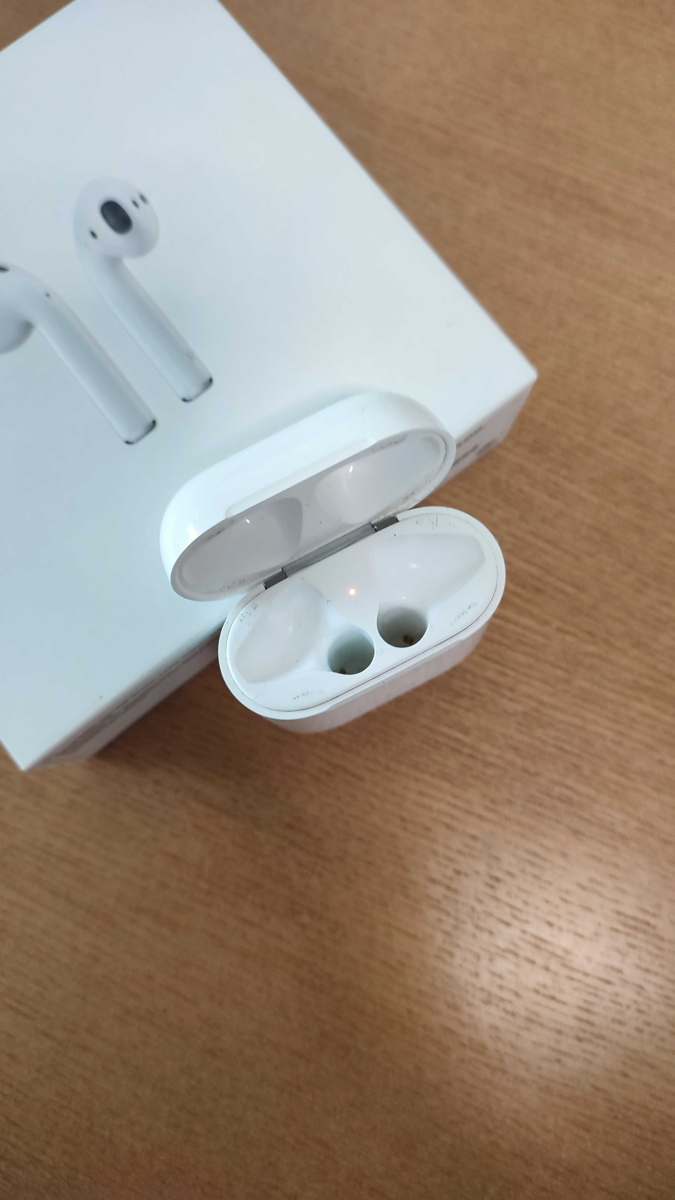 Apple Airpods 2019
