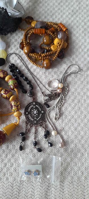 Duży zestaw biżuterii mix korale naszyjniki broszki 10 elementów