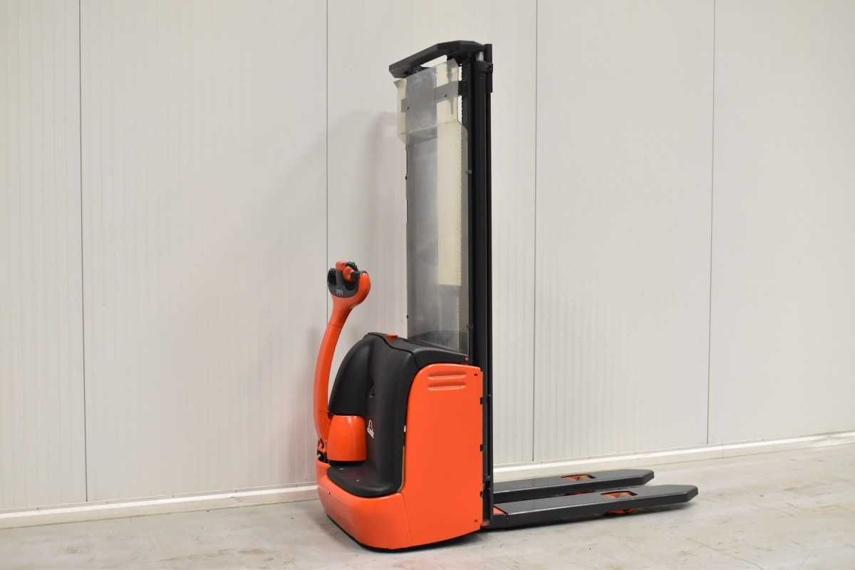 Stacker LINDE L10 Elétrico 1000kg - LINDE L10 3,25m