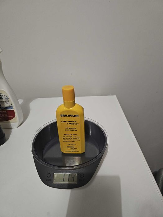 Reparador móveis.