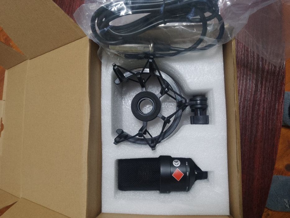 Конденсаторный мікрофон TLM 103