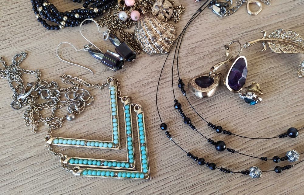 Лот вінтажної біжутерії ціна за все