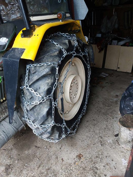 Łańcuchy śniegowe traktor ciągnik Ursus c330 C360 12.4-28  wzmacniane
